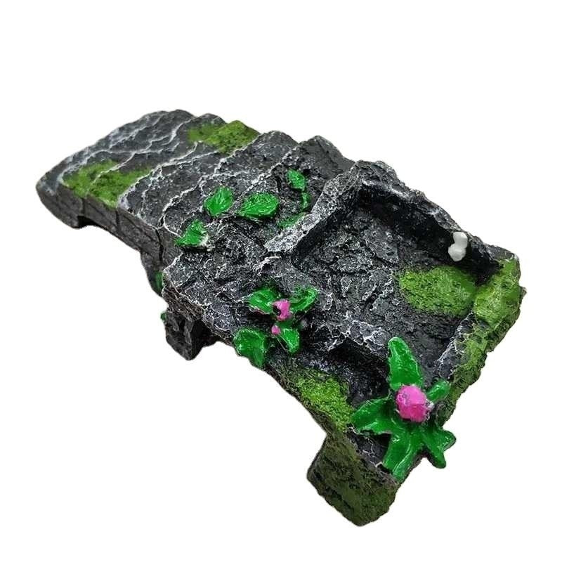 Resin Aquarium Decoration | Driftwood Cave, Skull & Plane Wreck Hideout